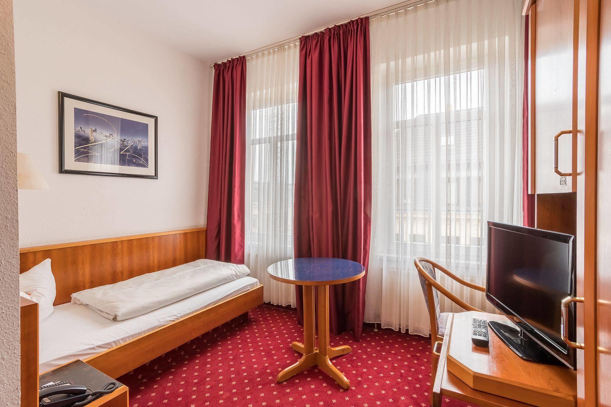 Hotel Astoria Λειψία Εξωτερικό φωτογραφία