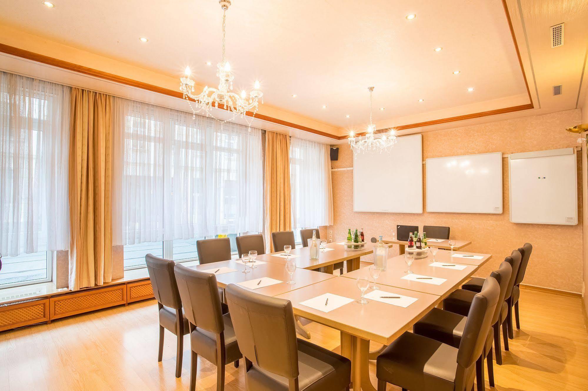 Hotel Astoria Λειψία Εξωτερικό φωτογραφία